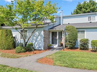 755 Williamsburg Cir, Warwick, RI 02886