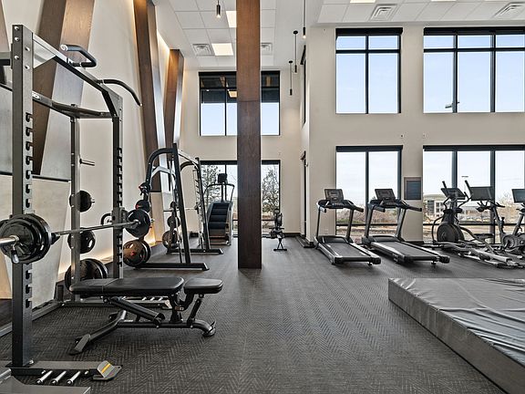 5th image of 460 Flatiron Blvd #1011