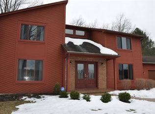 11 Port Meadow Trl, Fairport, NY 14450