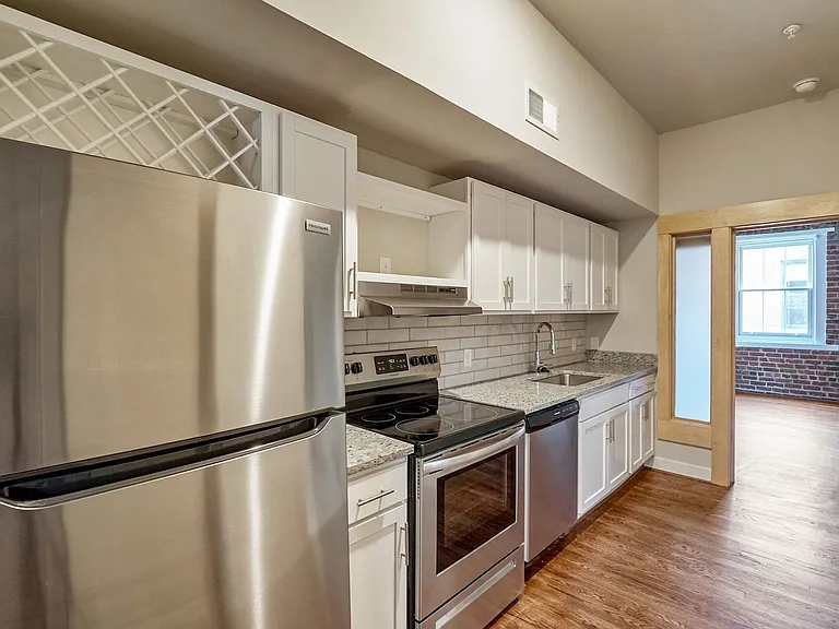 10 Walnut Aly — Photo 11