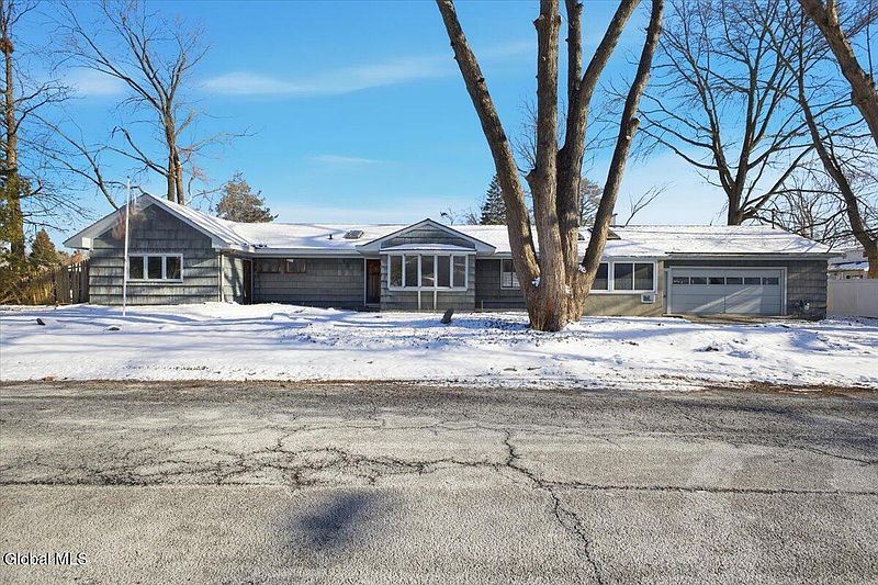 2nd image of 31 Robert Drive
