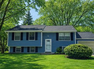 807 Oakcrest Dr, Champaign, IL 61821