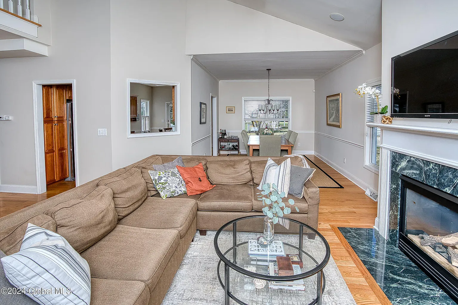 4 bed, 2078 sqft, $3,500 — Photo 4
