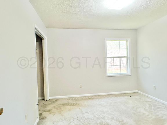 4th image of 294 Maderia Dr