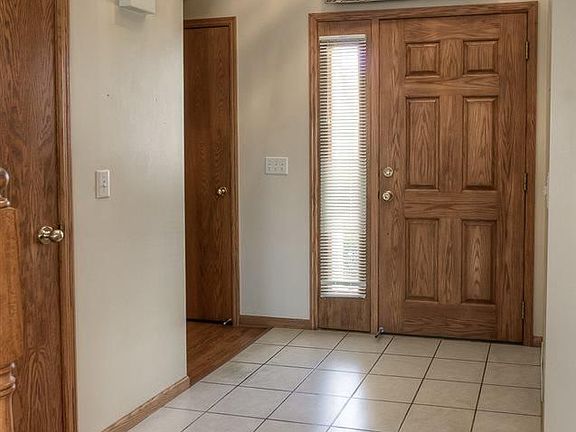 3rd image of 1343 Towne Square Dr