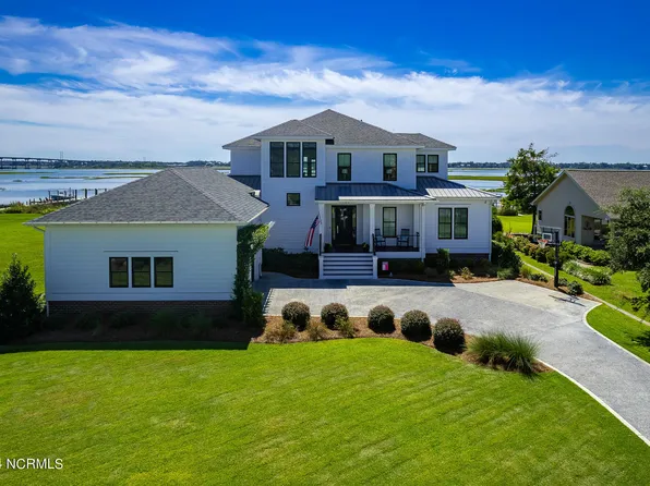 100 Magens Court E, Cedar Point, NC 28584