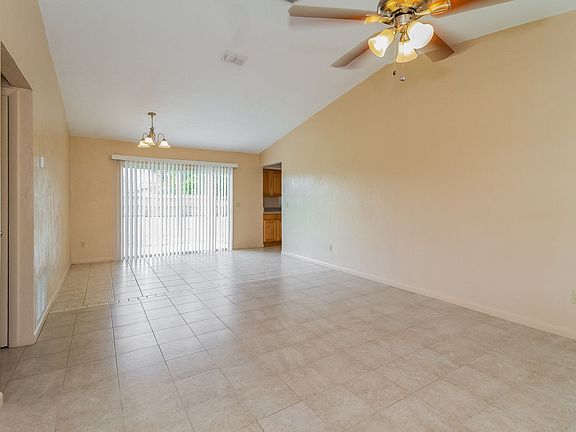 5th image of 2657 Windsor Heights St