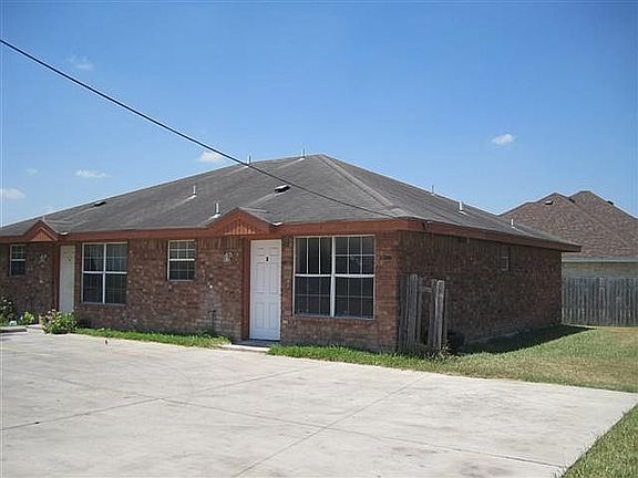 3rd image of 904 W Ciro Caceres Ave