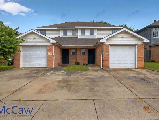 1321 Village Garden Dr, Azle, TX 76020