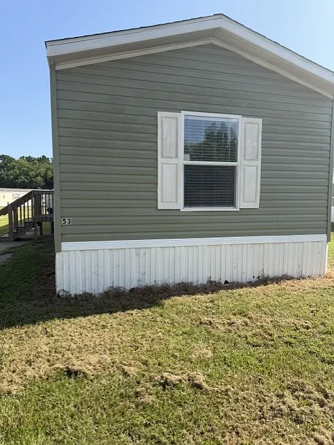 3 bed, 1216 sqft, $999 — Photo 1