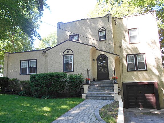 2nd image of 634 Wood St