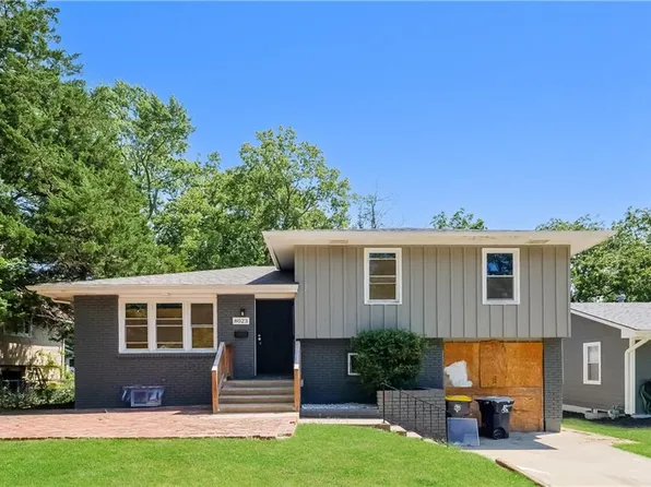 8023 Wayne Ave, Kansas City, MO 64131