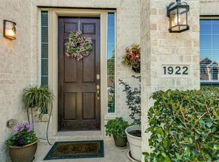 1922 Caddo Village Rd, Arlington, TX 76001