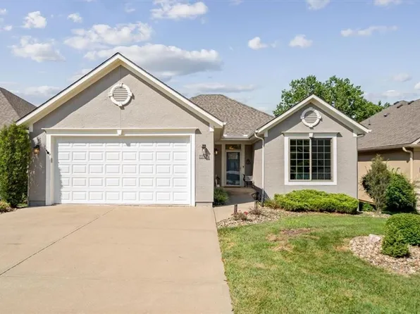 1348 SW Heartwood Dr, Lees Summit, MO 64081