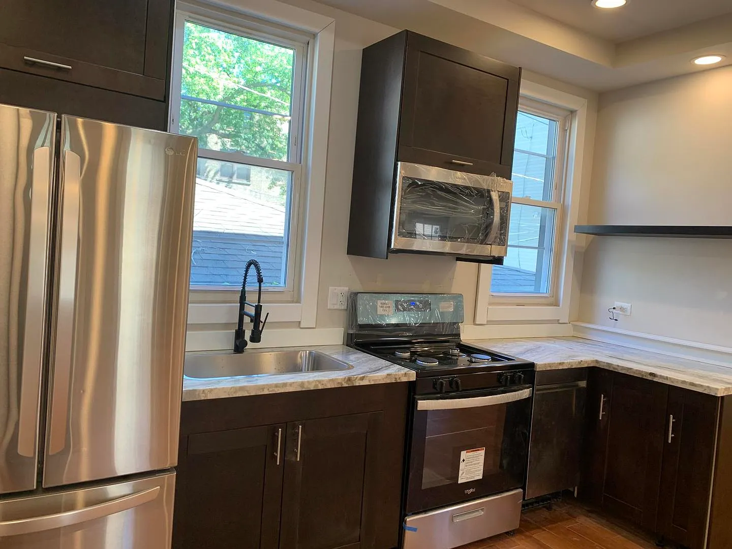 2 bed, 2896 sqft, $3,299 — Photo 2