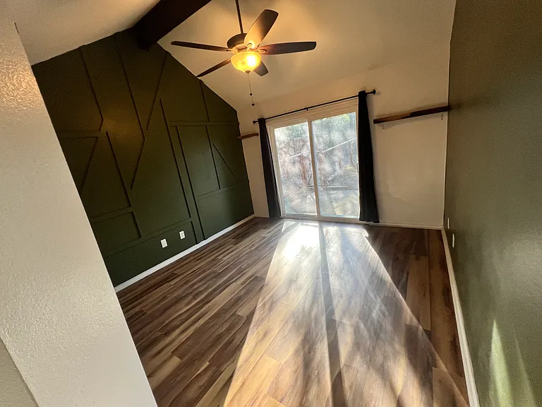 124 Oak River Dr — Photo 9