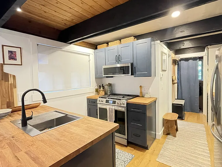 599 Crest Ln #24 — Photo 4