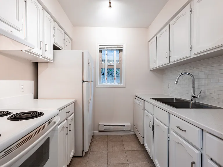 1864 Frances St #101 — Photo 10