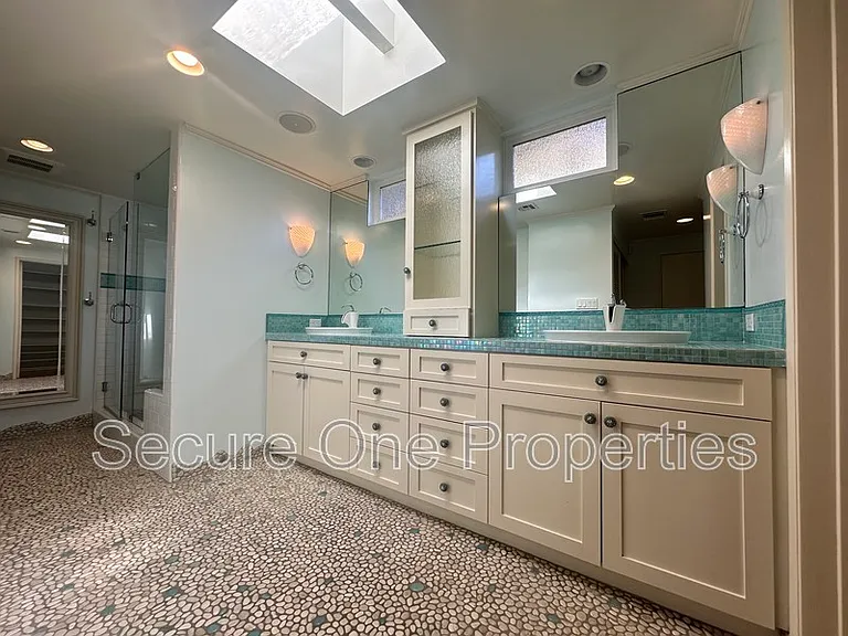 23338 Los Encinos Way — Photo 22