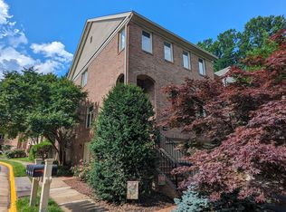 11538 Hemingway Dr, Reston, VA 20194