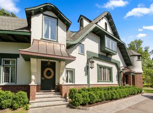 N1848 Loramoor Dr, Lake Geneva, WI 53147