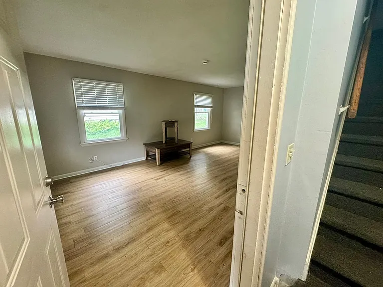 1006 N 49th Ave — Photo 28