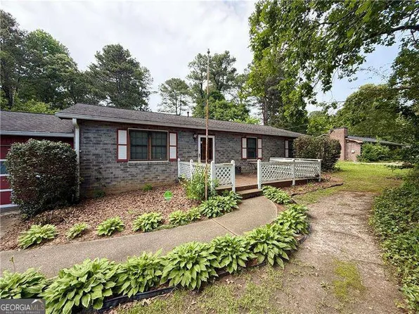 2857 Spanish Oak Dr SW, Lilburn, GA 30047