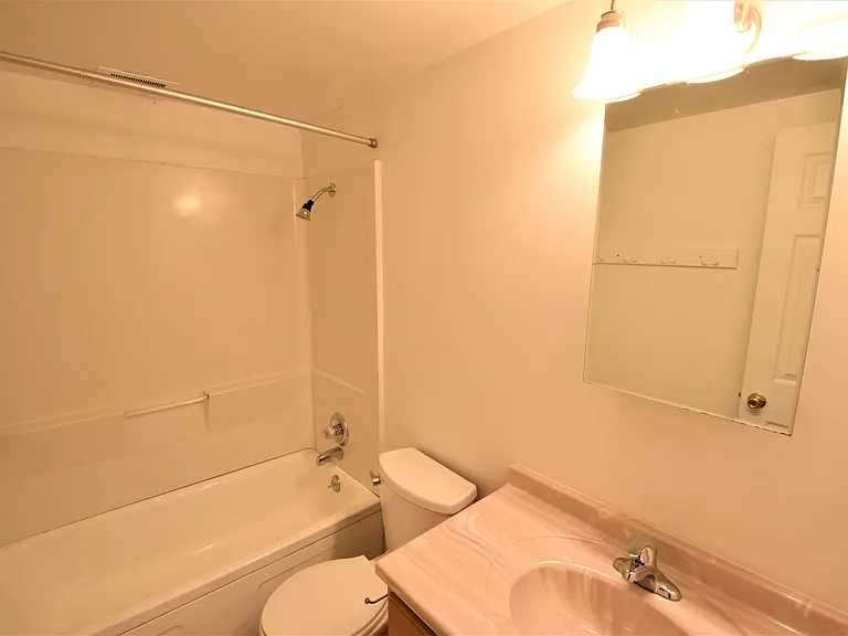 4440 Laguna Pl - Meadows Apartments — Photo 41