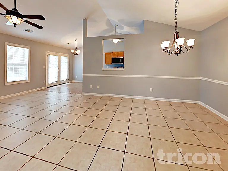 923 Laurel Green Ln — Photo 6