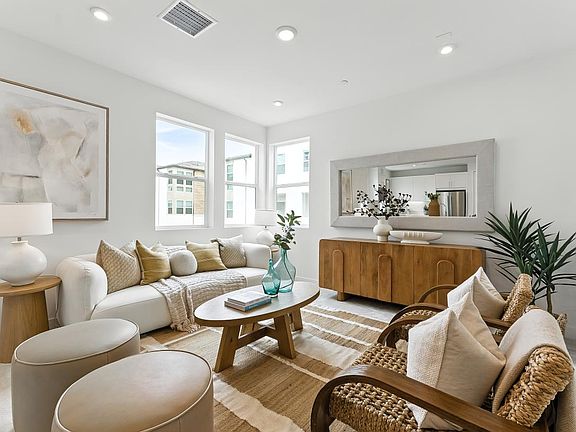 4th image of 2710 Everly Dr