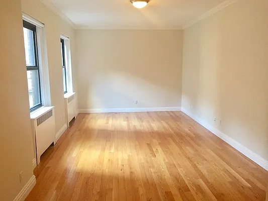 Rented by Stonehenge NYC LLC | media 11