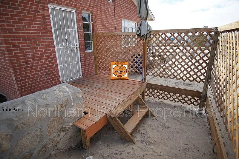 2 bed, 1.0 bath, 700 sqft, $1,095 — Photo 3