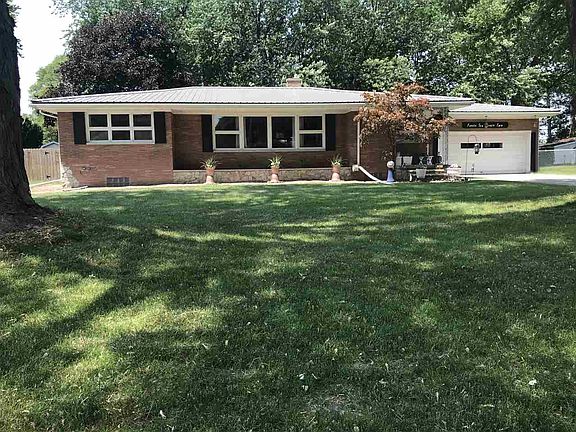 2nd image of 4642 Beverly Ln