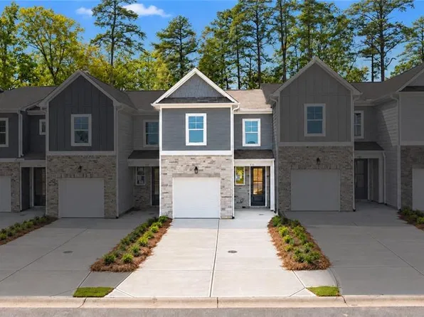 532 Crown Dr, Emerson, GA 30120