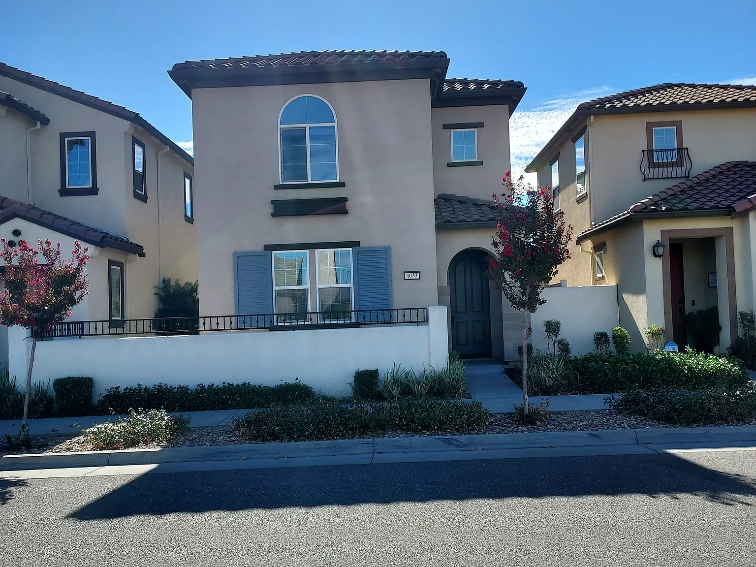 3 bed, 1565 sqft, $2,950 — Photo 1