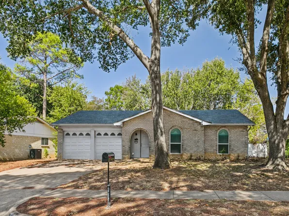 2305 Harvard Dr, Arlington, TX 76015