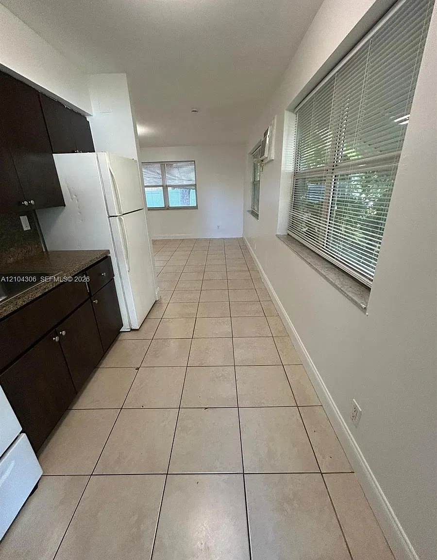 Studio, 2258 sqft, $1,300 — Photo 1