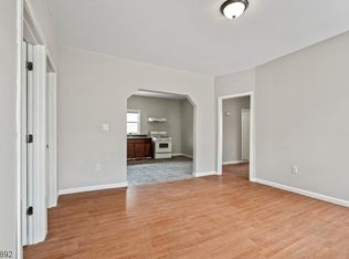 130 Huntington Ter, Newark, NJ 07112