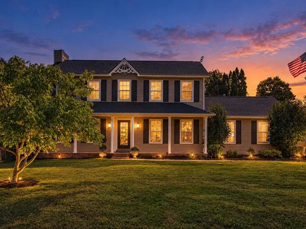 2407 Riverstone Dr, Murfreesboro, TN 37128