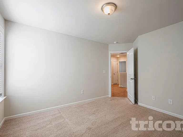 210 Margrave Dr — Photo 21