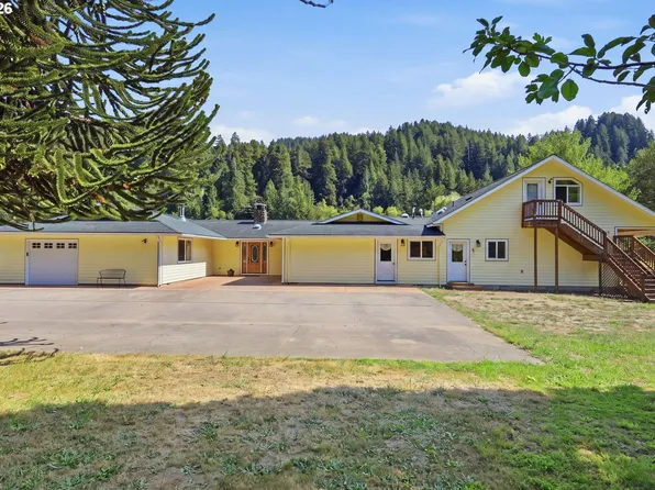 8820 N Fork Siuslaw Rd, Florence, OR 97439