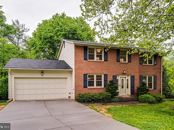2nd image of 10152 Bessmer Ln