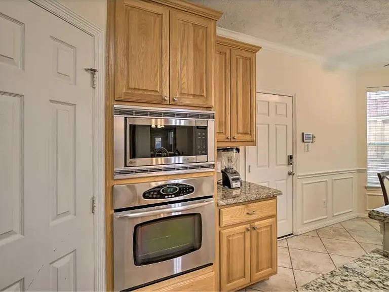 1006 Rochow St #A — Photo 9