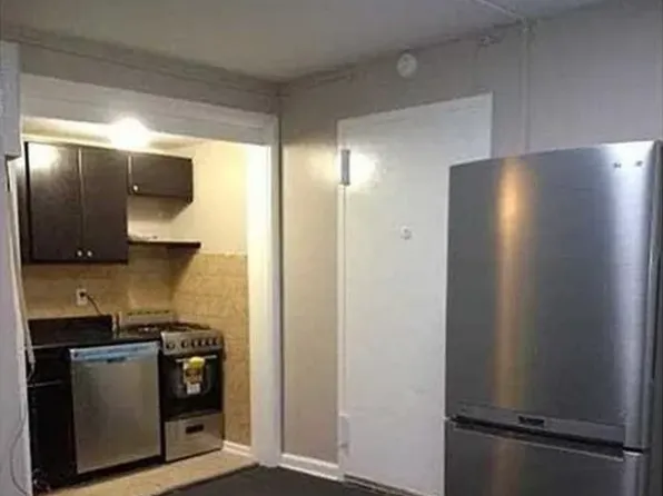 3031 Edwin Avenue image 3 of 8