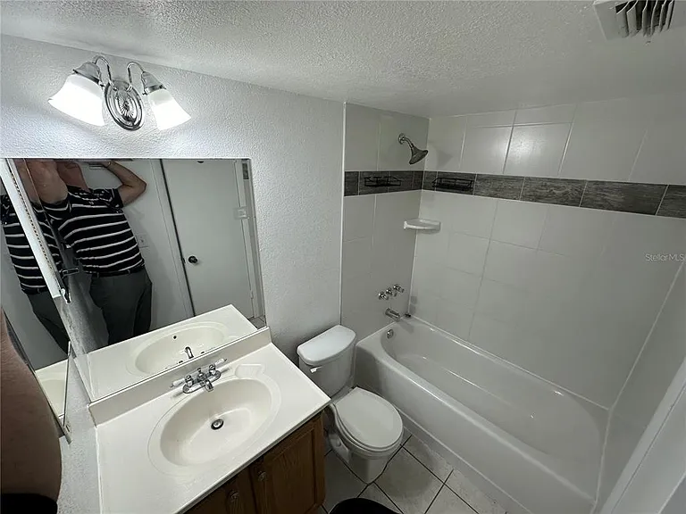 6020 Village Cir #6020 — Photo 7