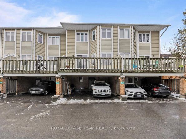 1137 Chimney Hill Way, Ottawa, ON K1J 8Z7