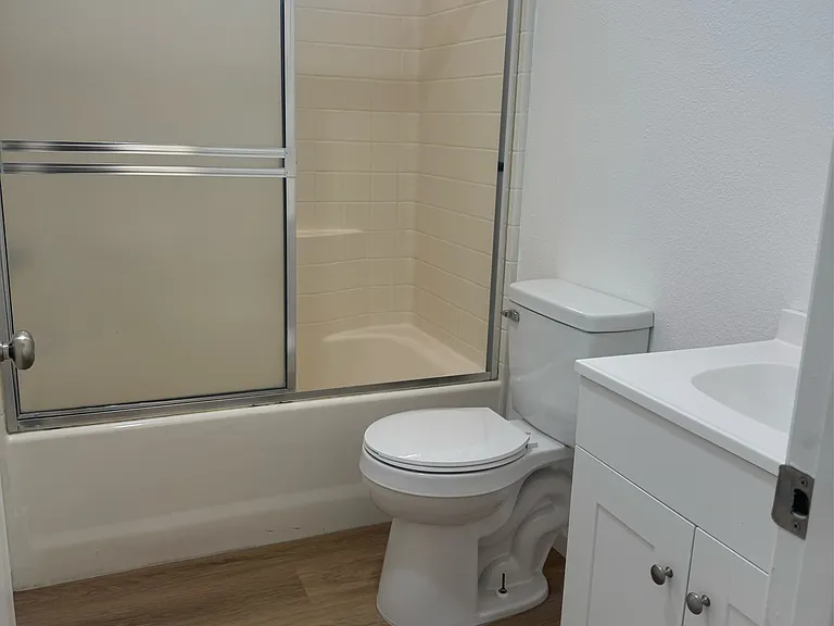 339 W Kern Ave — Photo 8