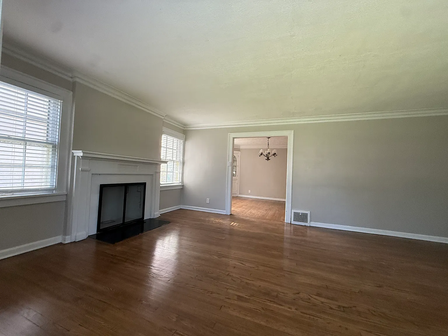 2 bed, 1500 sqft, $1,900 — Photo 3