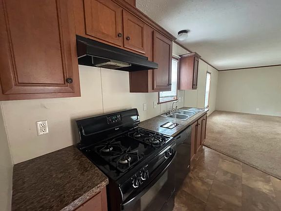 4th image of 305 Darelnor St #10