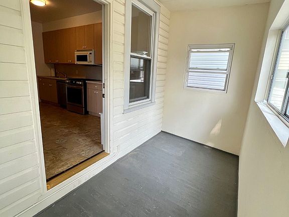 5th image of 46 Washington Ave #2A
